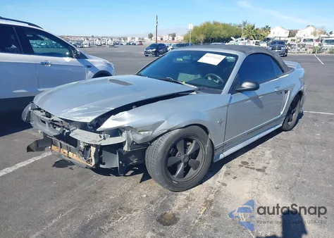 2000 Ford Mustang z USA, uszkodzony, nr VIN 1FAFP4444YF195156